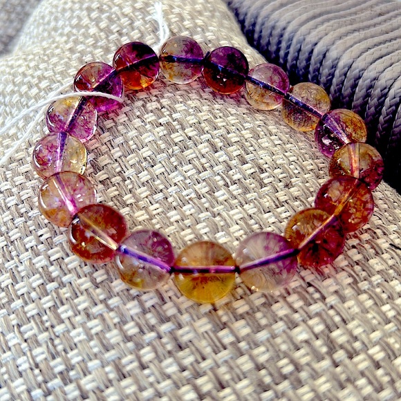Jewelry - RARE SUPER SEVEN!!!Elegant Beaded Bracelet. Great example of this gemstone.💎
